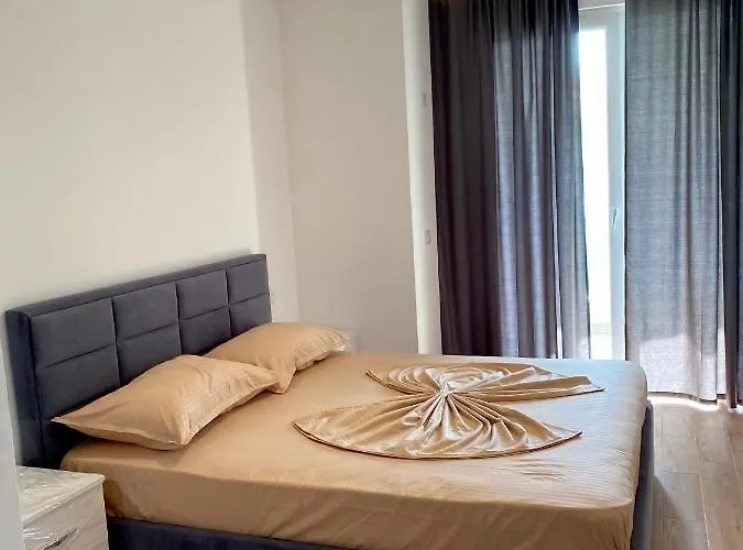 Seaside Sol 公寓 Shëngjin